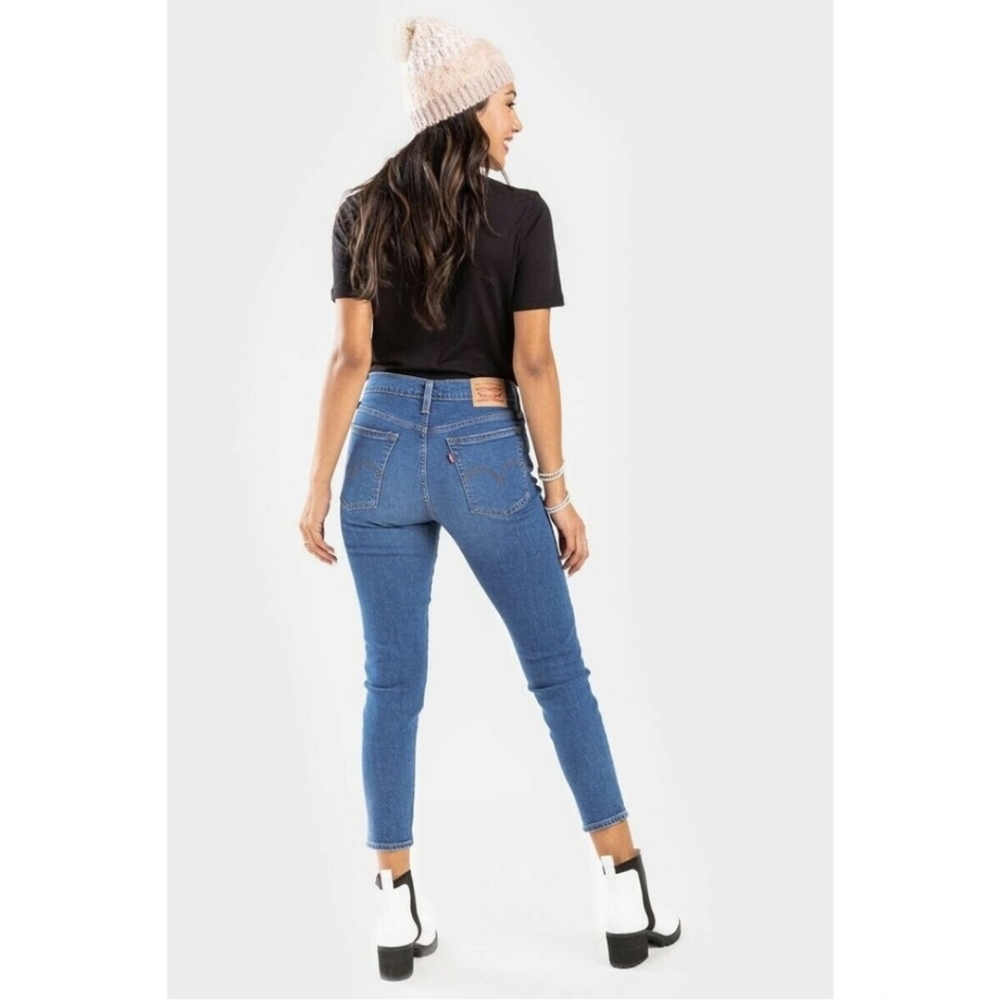 Levi's Wedgie Skinny High Rise Jeans - Picture 7 of 9